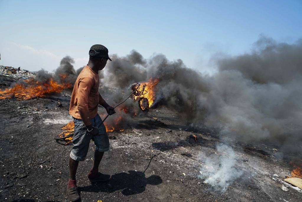 "Urban mining" and Air Pollution in Accra, Ghana